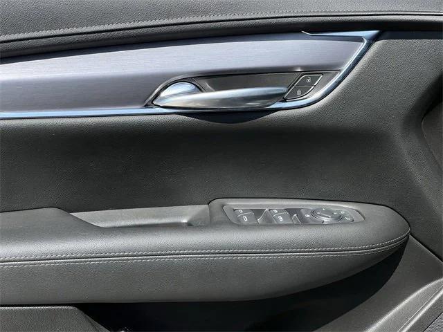 used 2021 Cadillac XT5 car, priced at $25,999