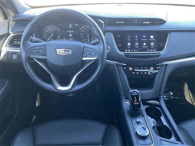 used 2023 Cadillac XT6 car, priced at $35,989