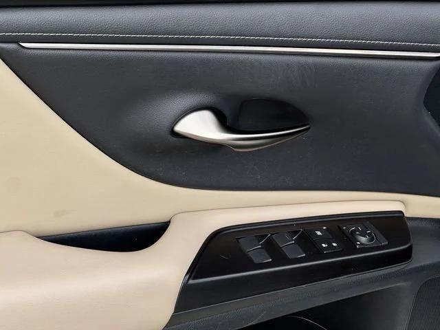 used 2019 Lexus ES 350 car, priced at $26,199