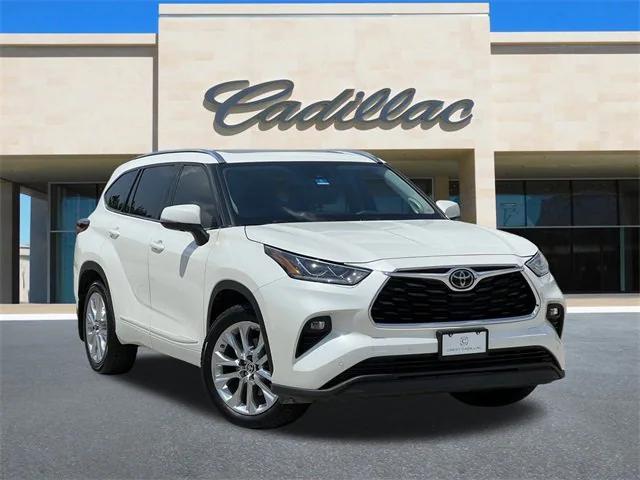 used 2020 Toyota Highlander car, priced at $34,880