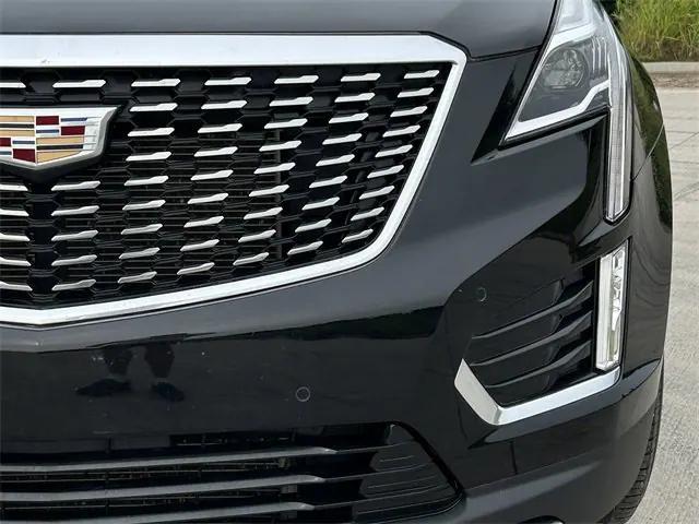 used 2022 Cadillac XT5 car, priced at $35,719