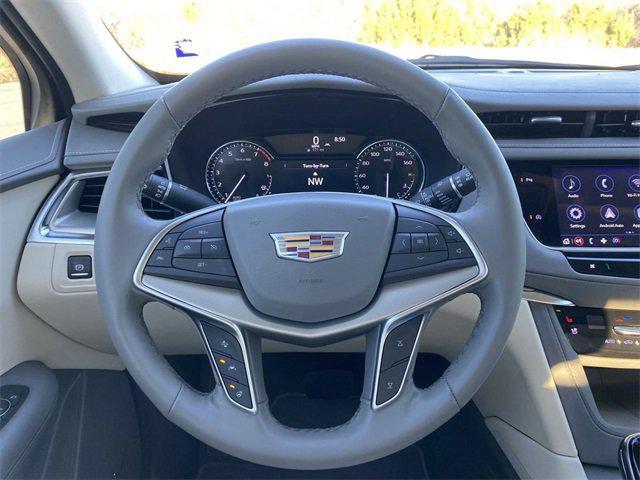 used 2022 Cadillac XT5 car, priced at $36,060