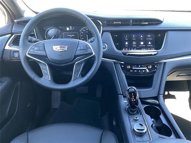 new 2025 Cadillac XT5 car, priced at $46,615