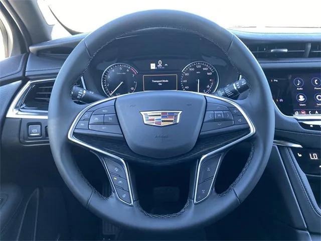 new 2025 Cadillac XT5 car, priced at $46,615
