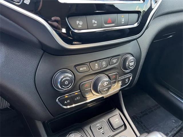 used 2021 Jeep Cherokee car, priced at $25,517