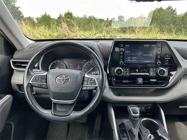 used 2022 Toyota Highlander car, priced at $35,971