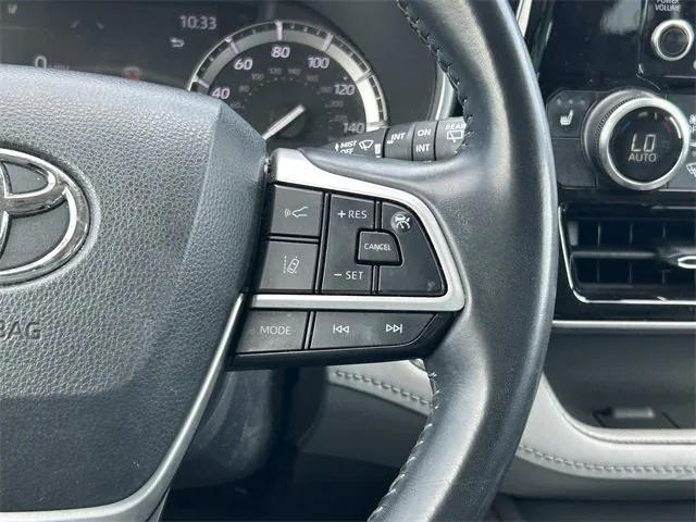 used 2022 Toyota Highlander car, priced at $35,971