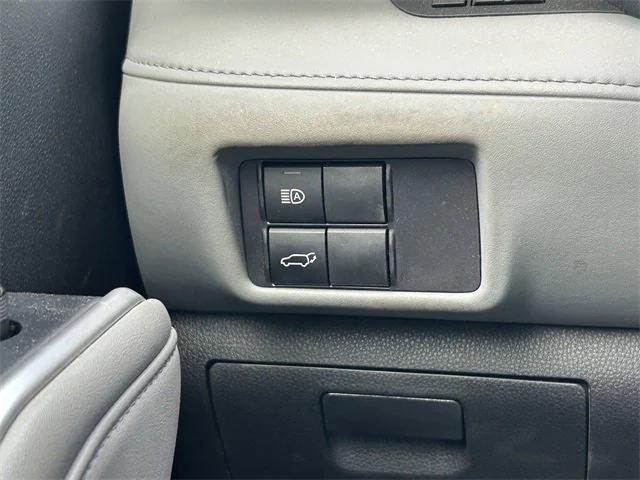 used 2022 Toyota Highlander car, priced at $35,971