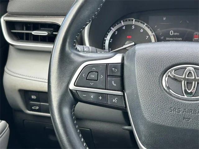 used 2022 Toyota Highlander car, priced at $35,971