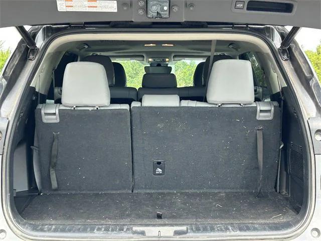 used 2022 Toyota Highlander car, priced at $35,971