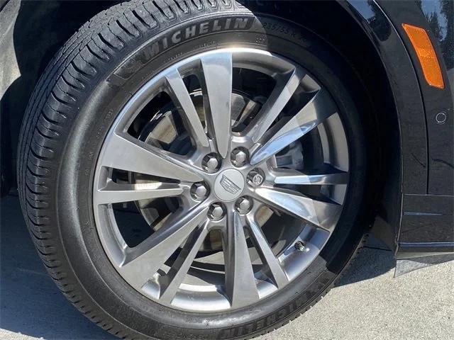 used 2022 Cadillac XT6 car, priced at $36,478