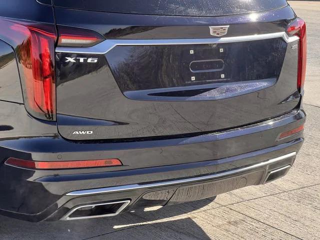 used 2022 Cadillac XT6 car, priced at $38,627