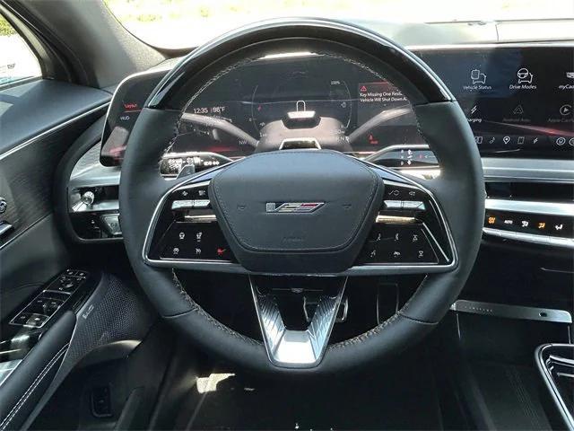 new 2025 Cadillac XT5 car, priced at $52,090