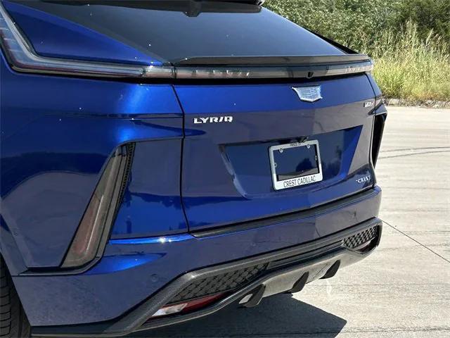 new 2025 Cadillac XT5 car, priced at $52,090