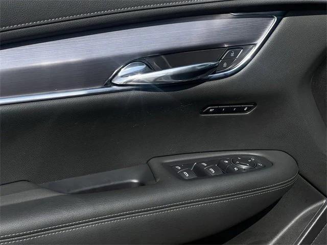 used 2023 Cadillac XT6 car, priced at $38,990