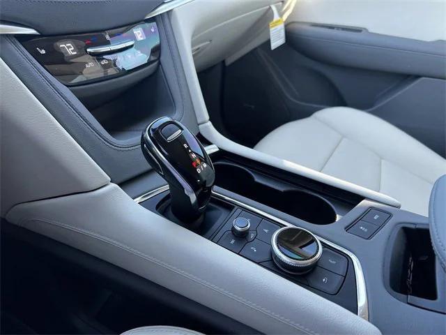 new 2025 Cadillac XT5 car, priced at $52,615