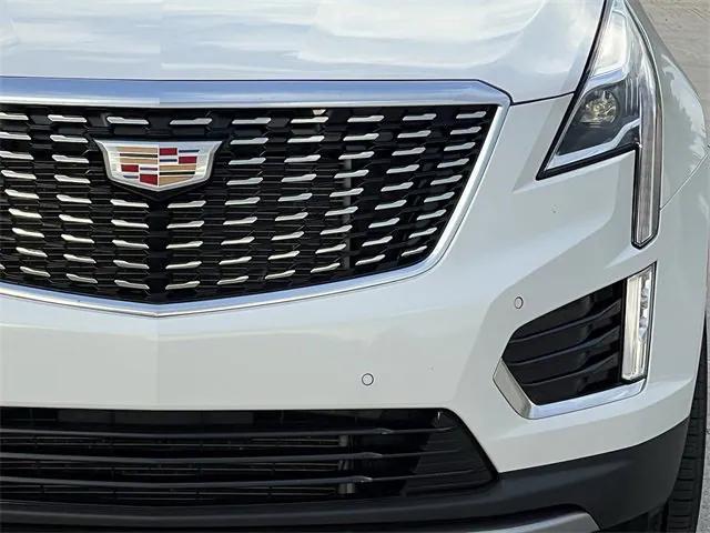 used 2025 Cadillac XT5 car, priced at $44,999