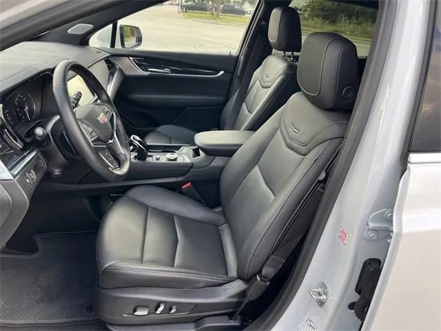used 2025 Cadillac XT5 car, priced at $44,999