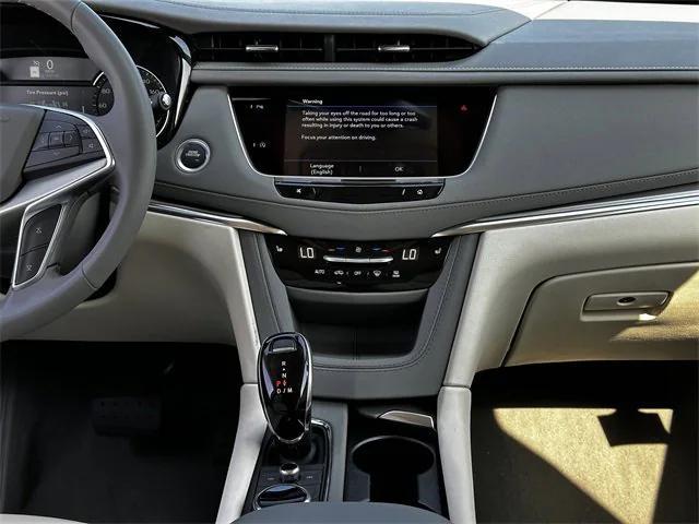 new 2025 Cadillac XT5 car, priced at $51,615