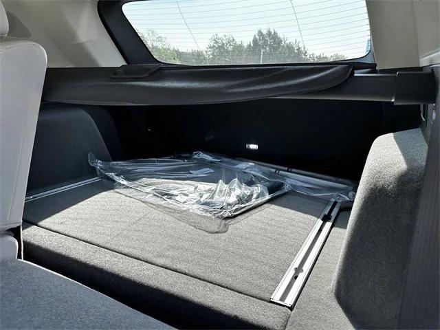 new 2025 Cadillac XT5 car, priced at $51,615
