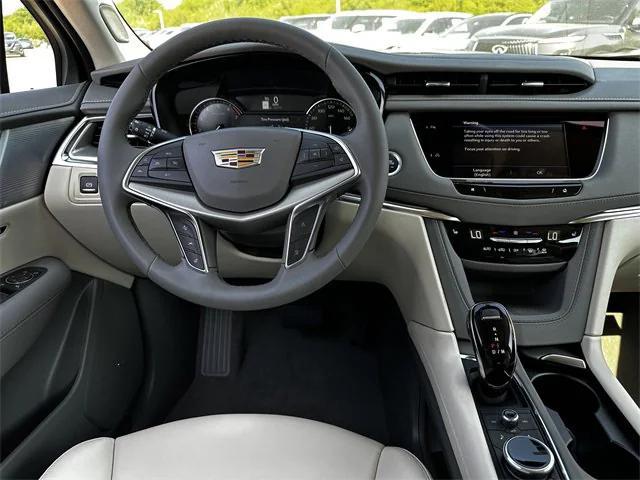 new 2025 Cadillac XT5 car, priced at $51,615