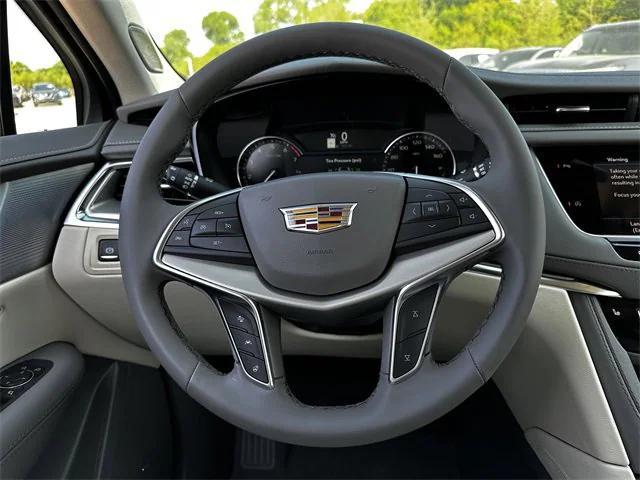 new 2025 Cadillac XT5 car, priced at $51,615