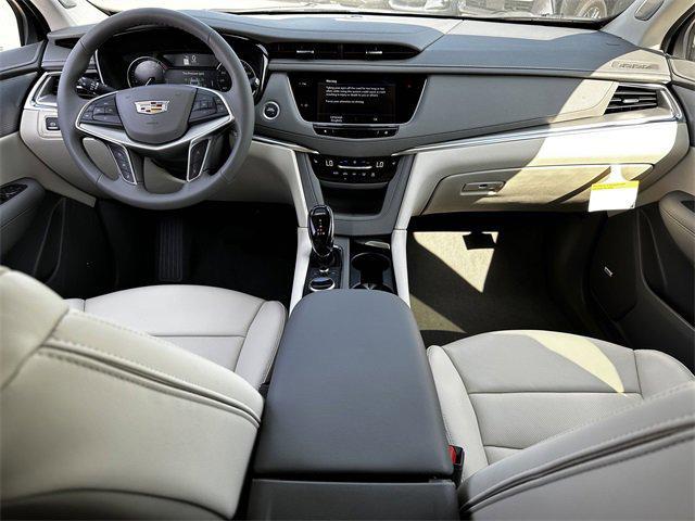new 2025 Cadillac XT5 car, priced at $51,615