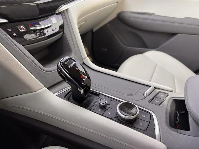 used 2022 Cadillac XT6 car, priced at $34,999