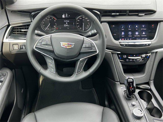 new 2025 Cadillac XT5 car, priced at $53,915