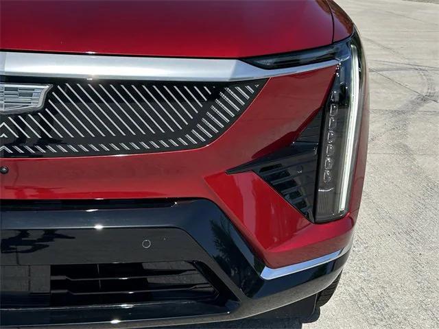 new 2025 Cadillac OPTIQ car, priced at $55,615