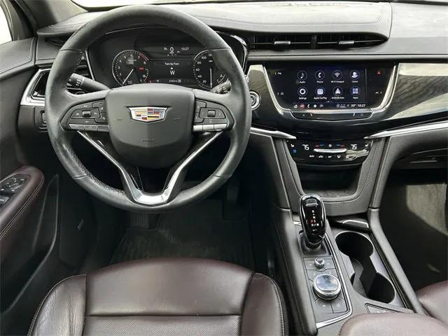 used 2022 Cadillac XT6 car, priced at $30,999
