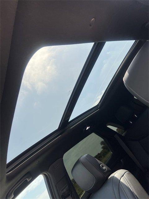 used 2022 Cadillac XT5 car, priced at $31,999
