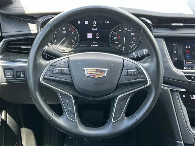 used 2021 Cadillac XT5 car, priced at $29,999