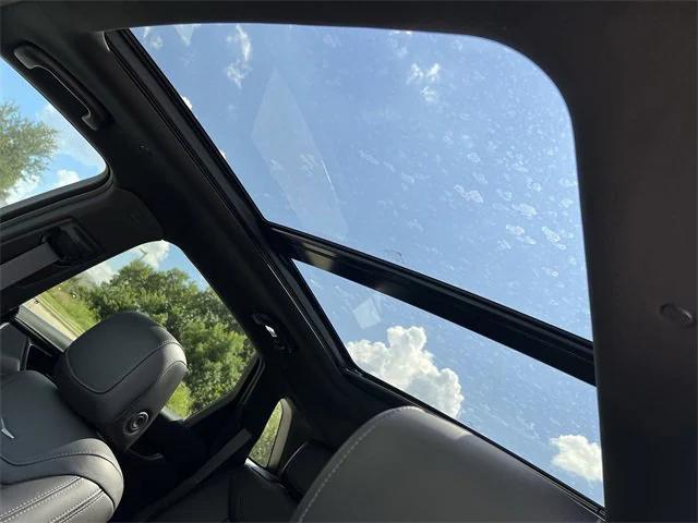 used 2021 Cadillac XT5 car, priced at $29,999