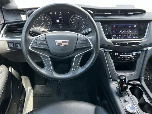 used 2021 Cadillac XT5 car, priced at $29,999