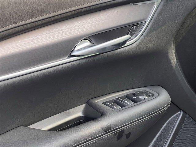 new 2025 Cadillac XT5 car, priced at $45,415