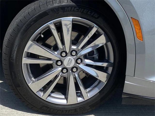 used 2024 Cadillac XT6 car, priced at $47,999