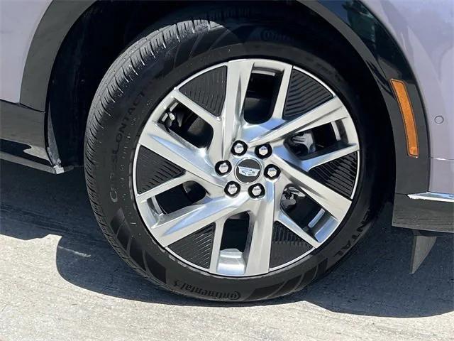 new 2025 Cadillac OPTIQ car, priced at $55,615