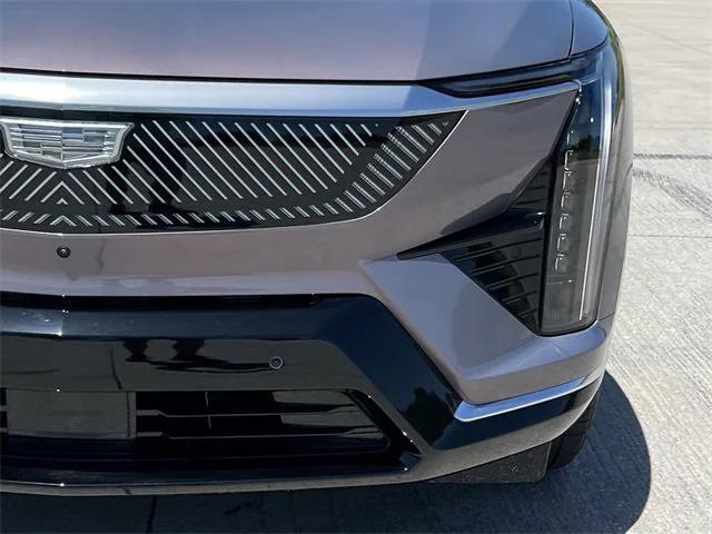 new 2025 Cadillac OPTIQ car, priced at $55,615