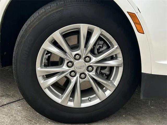 used 2022 Cadillac XT5 car, priced at $27,747