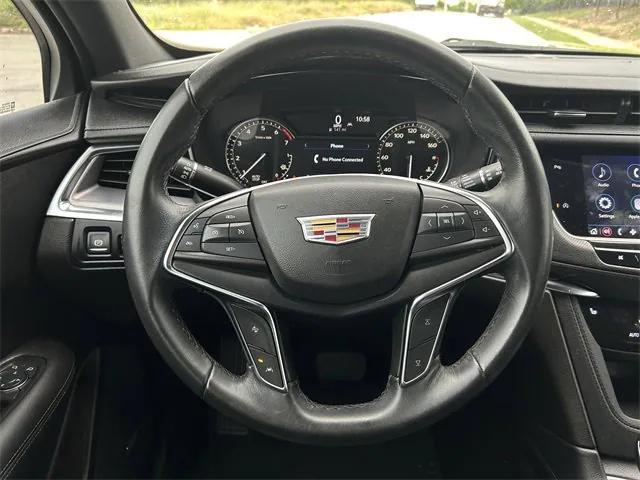 used 2022 Cadillac XT5 car, priced at $27,747
