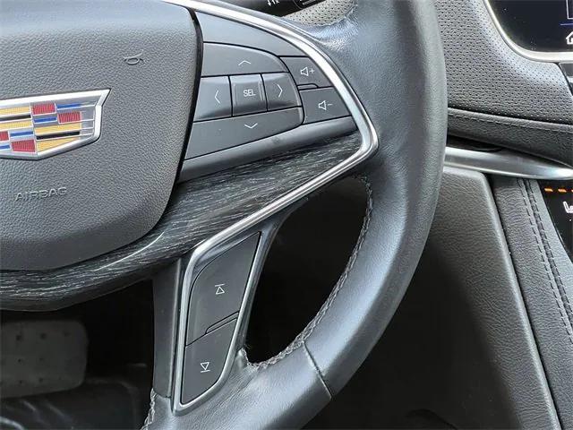 used 2023 Cadillac XT5 car, priced at $36,998