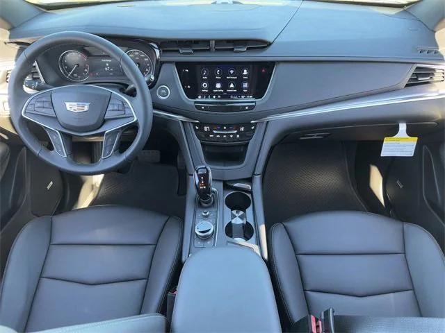 new 2025 Cadillac XT5 car, priced at $40,315