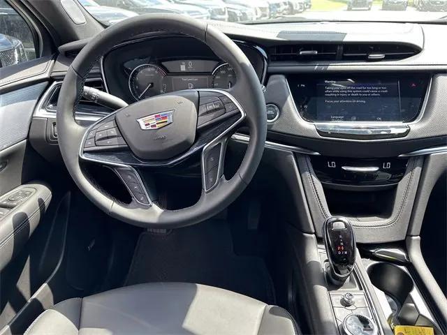 new 2025 Cadillac XT5 car, priced at $50,990