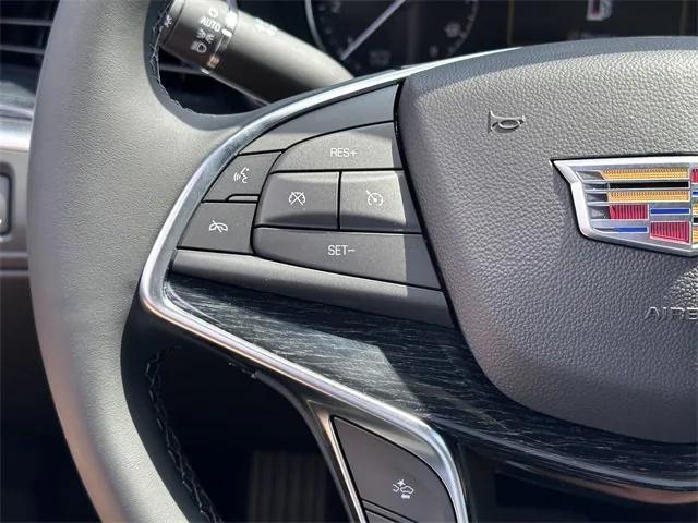new 2025 Cadillac XT5 car, priced at $50,990