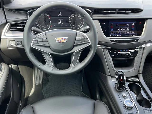 new 2025 Cadillac XT5 car, priced at $44,790