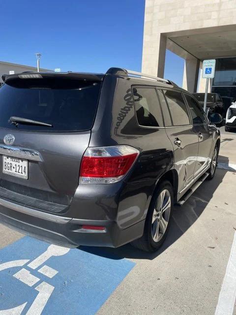 used 2013 Toyota Highlander car, priced at $13,575