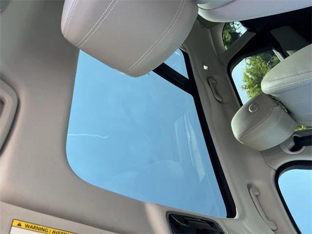 used 2018 Land Rover Range Rover Velar car, priced at $25,264