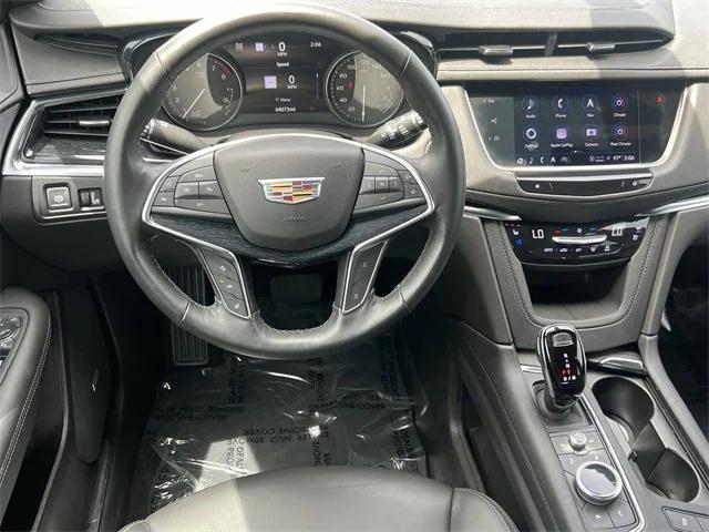 used 2022 Cadillac XT5 car, priced at $30,564