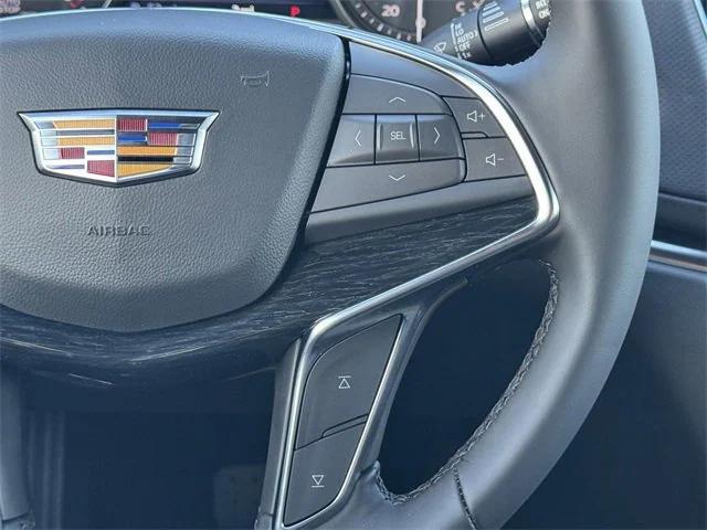 new 2025 Cadillac XT5 car, priced at $51,090